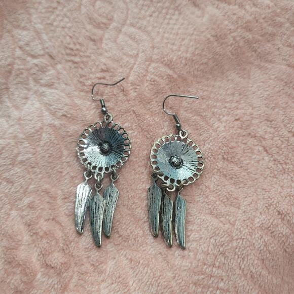Turquoise‎ cross earrings with pearl accents and dreamcatcher-style earrings - Picture 2 of 2